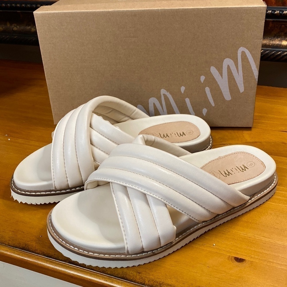 Mi.iM Slides Size 9 NWT